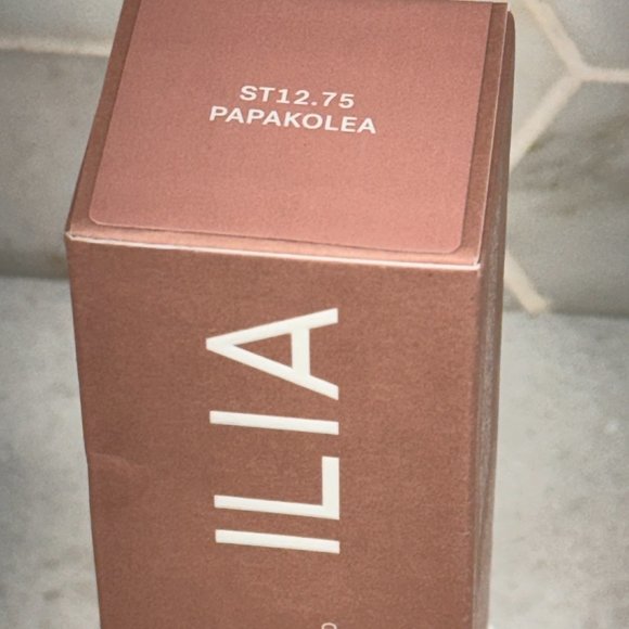 Super Serum Skin Tint SPF 40-Papakolea ST12.5 - Picture 3 of 7